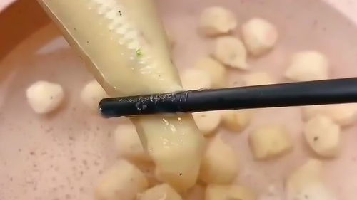 宝宝缺钙可以吃保健品补钙吗，宝宝缺钙可以食补吗